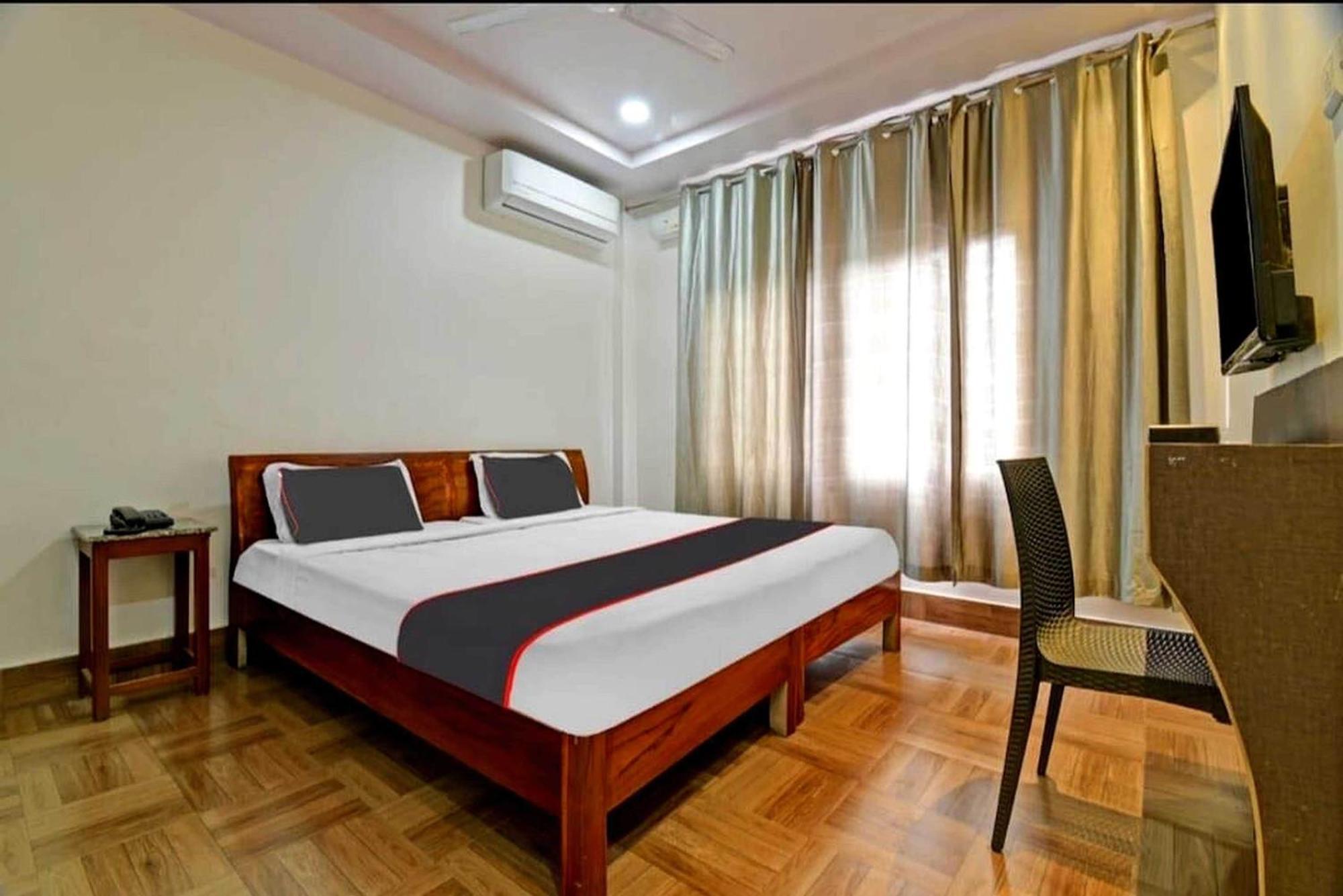 Collection O Megha Resort Джорхат Екстер'єр фото