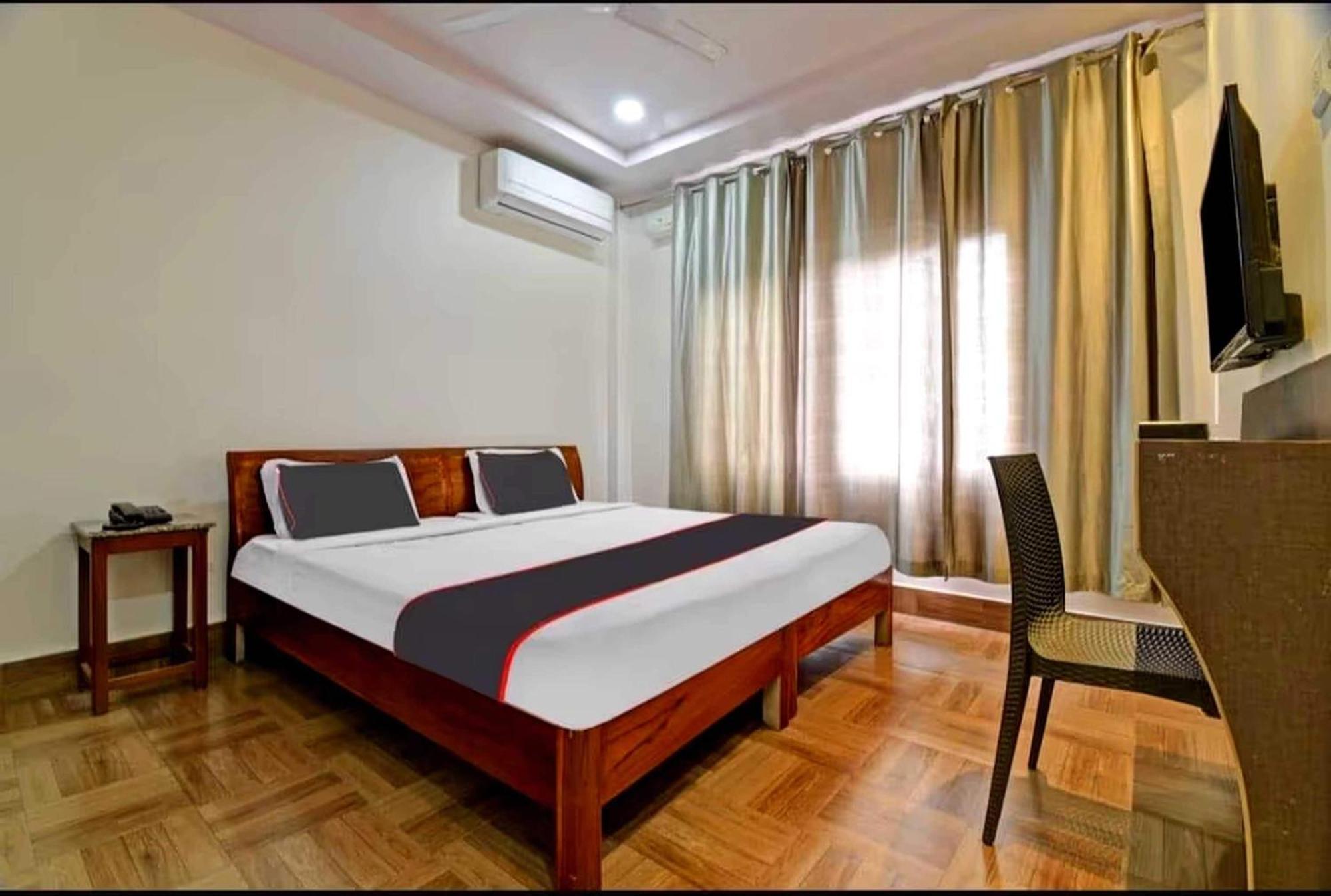 Collection O Megha Resort Джорхат Екстер'єр фото