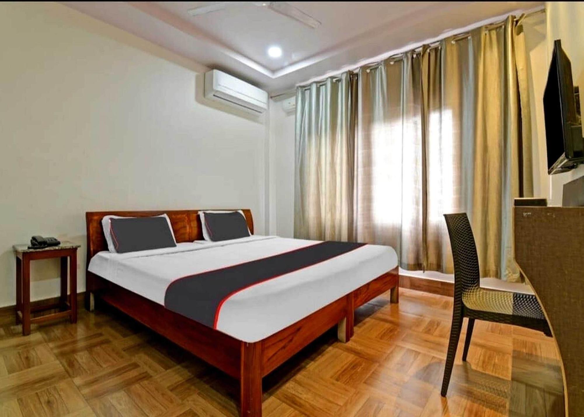 Collection O Megha Resort Джорхат Екстер'єр фото