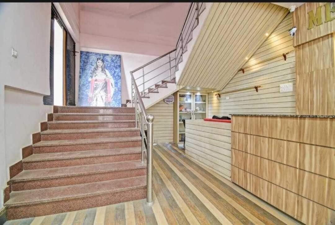 Collection O Megha Resort Джорхат Екстер'єр фото
