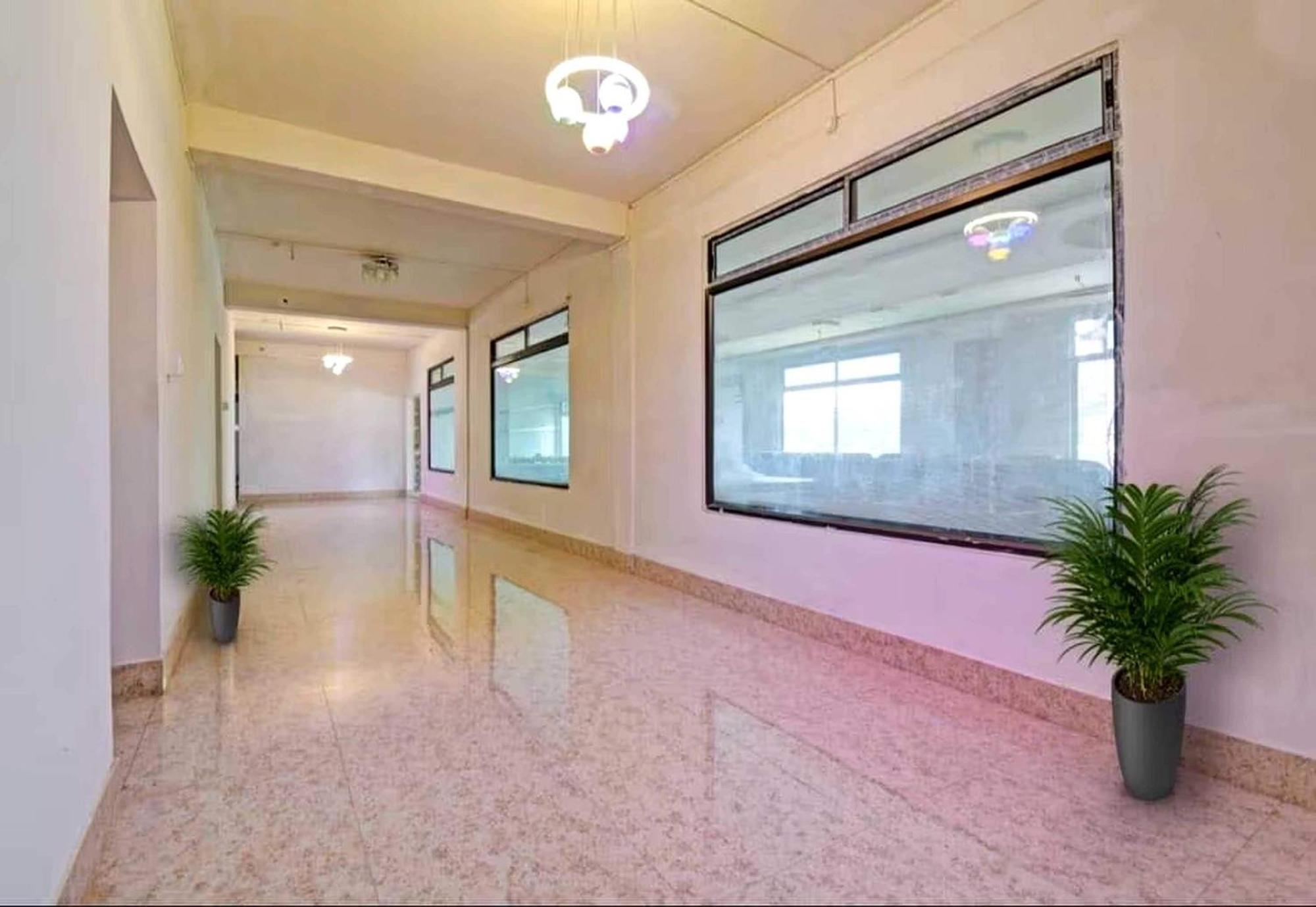 Collection O Megha Resort Джорхат Екстер'єр фото