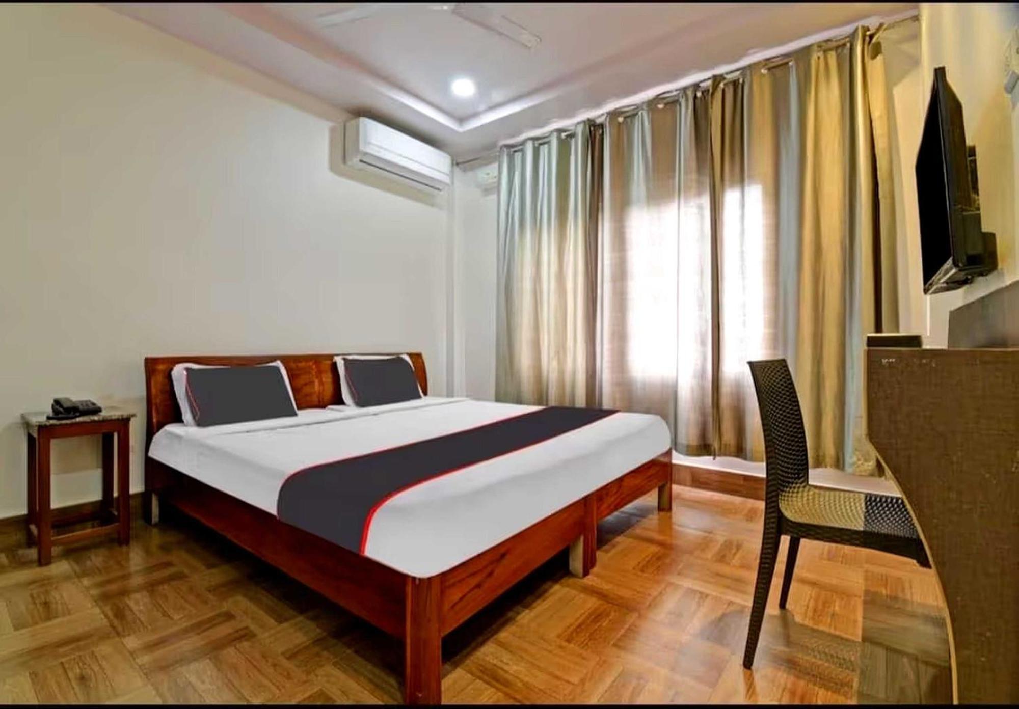 Collection O Megha Resort Джорхат Екстер'єр фото